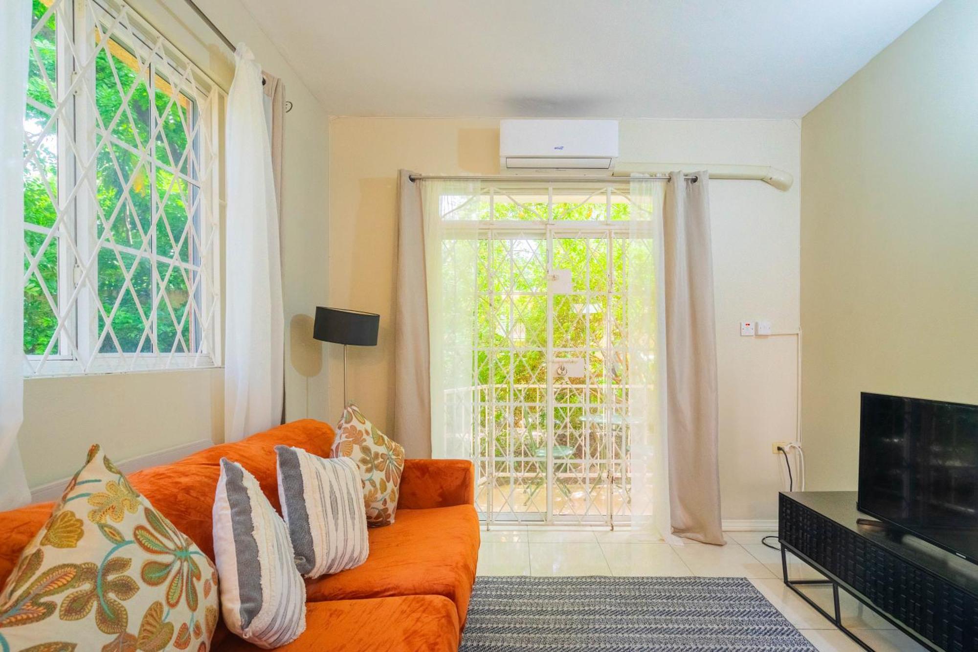 Musgrave Annex- Comfy 1 Bedroom Apartment On The Ground Floor Kingston Exterior photo